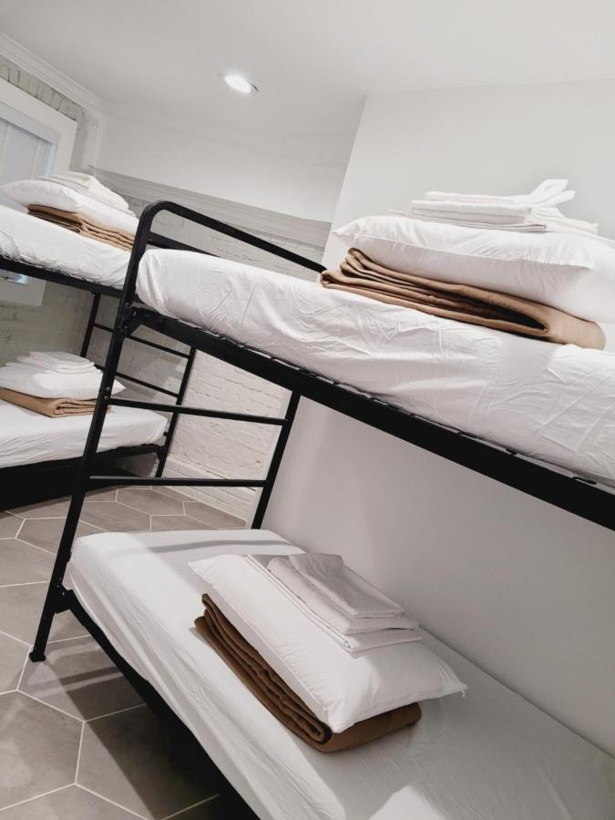 May Flower Hostel Llc Вашингтон Экстерьер фото